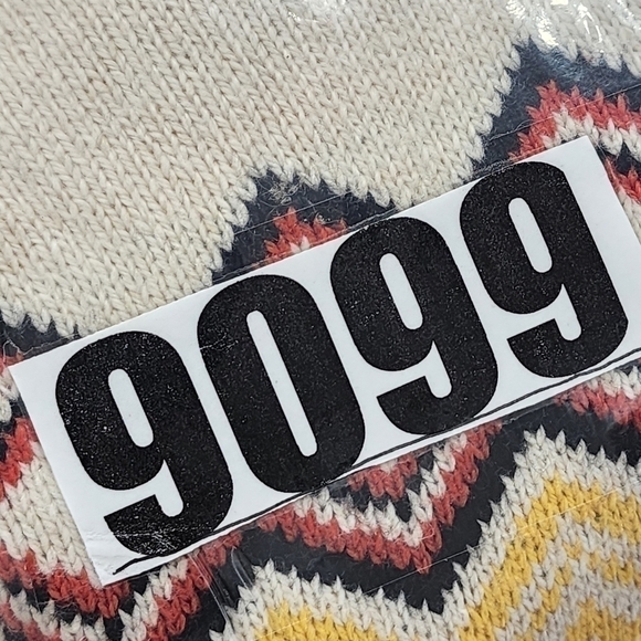 Peanuts Women's XS/PP Knit Sweater Cropped Crewneck Printed - Picture 8 of 8